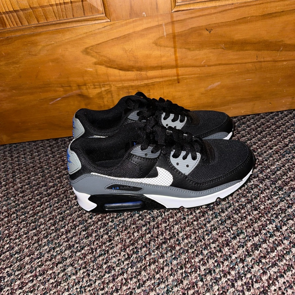 2 pair of Nike Air Max size 7.5 men 1 pair of Nike Court Vision size 8 men